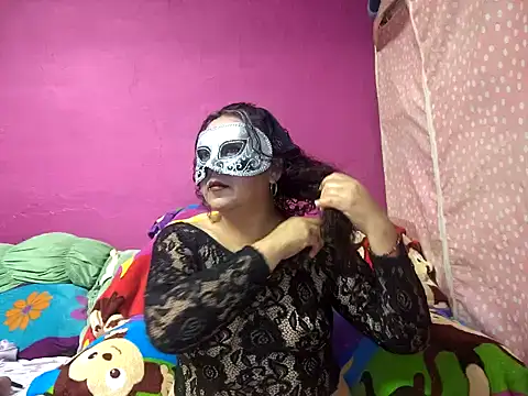 Pequitas sexi online show from October 15, 2025, 6:02 am