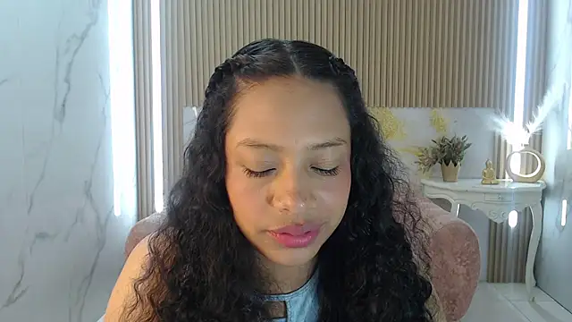 zhara rose s online show from March 20, 2025, 7:03 am