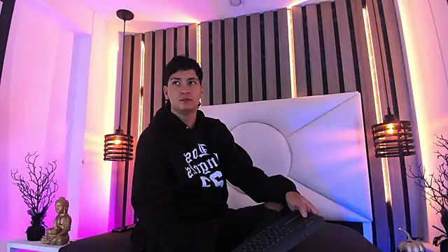 Snapshot of Jhojan_twink chatting on October 30, 2025, 12:17 pm Jhojan twink online show from October 30, 2025, 12:17 pm