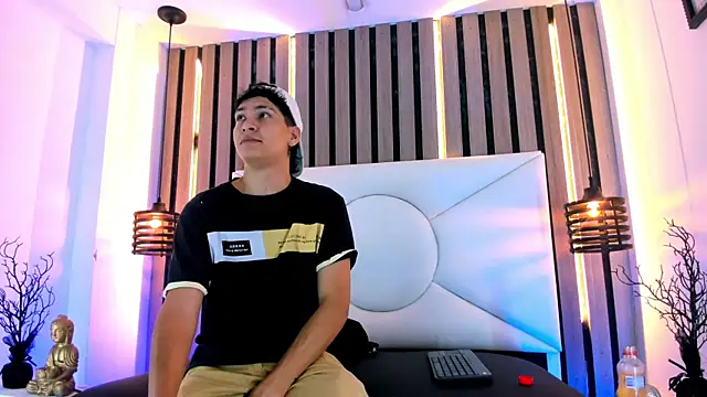 Snapshot of Jhojan_twink chatting on November 1, 2025, 11:56 am Jhojan twink online show from November 1, 2025, 11:56 am