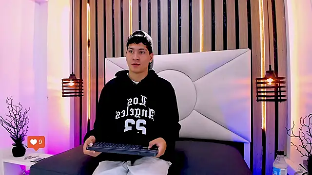 Jhojan twink online show from November 8, 2025, 12:38 pm