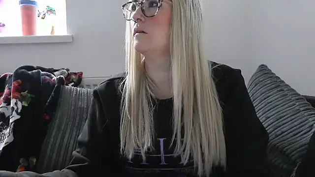 Sizzling Indie36 online show from November 20, 2025, 2:39 pm