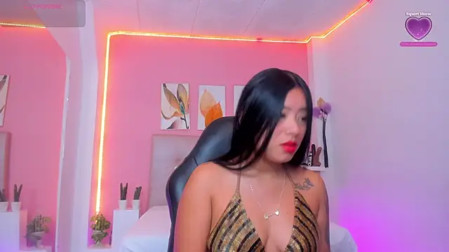 Snapshot of Molly_h0t chatting on November 1, 2025, 12:29 pm Molly h0t online show from November 1, 2025, 12:29 pm