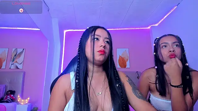 Snapshot of Molly_h0t chatting on November 15, 2025, 1:40 pm Molly h0t online show from November 15, 2025, 1:40 pm