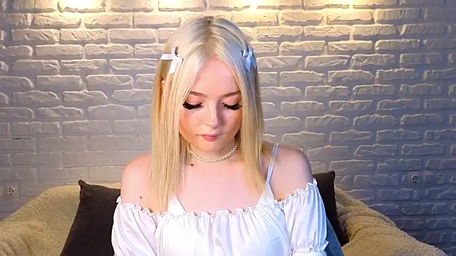 minigirl online show from March 16, 2025, 4:09 am