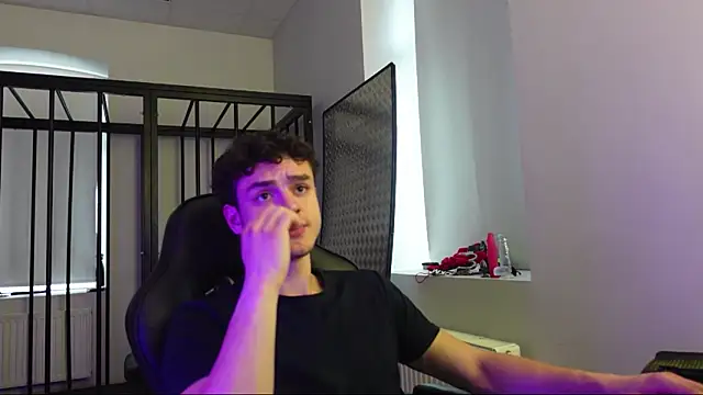 Snapshot of Brad_Holloway chatting on October 5, 2025, 12:36 pm Brad Holloway online show from October 5, 2025, 12:36 pm