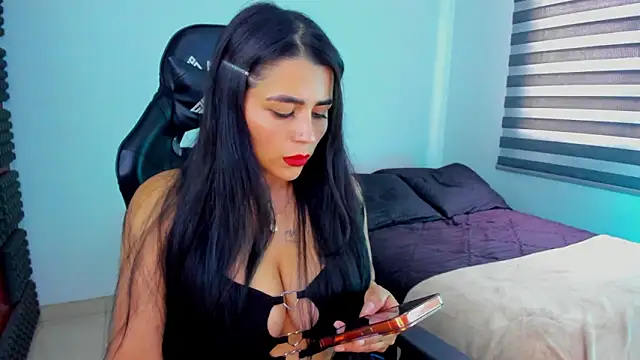 hannarusso online show from March 4, 2026, 8:15 pm