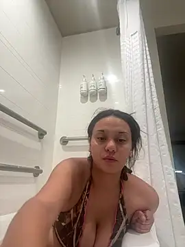 hoesluvcedes online show from July 10, 2026, 10:12 pm