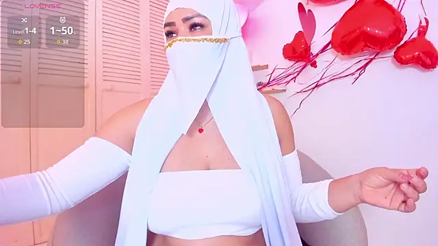 Layla arabelle online show from February 14, 2026, 8:38 pm