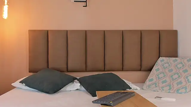 Snapshot of honeygray02 chatting on October 6, 2025, 12:13 pm honeygray02 online show from October 6, 2025, 12:13 pm