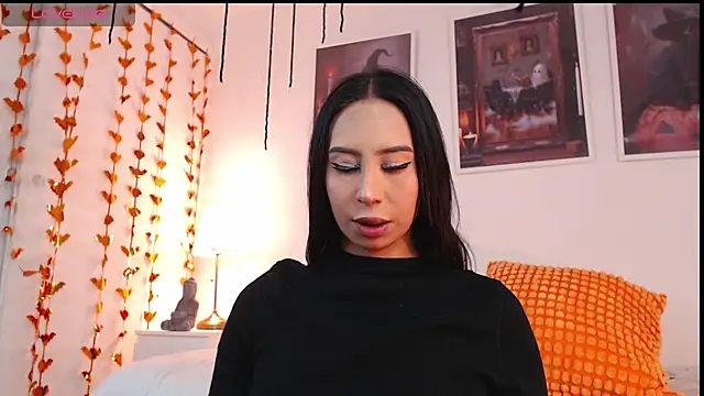 Valen ross  online show from October 6, 2025, 9:12 pm