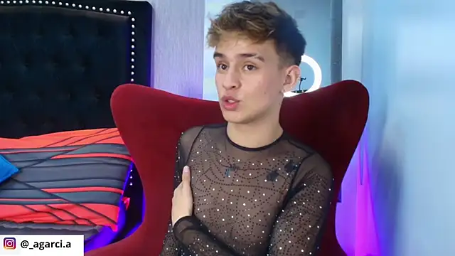 LiamWildx20 online show from September 29, 2025, 12:16 am