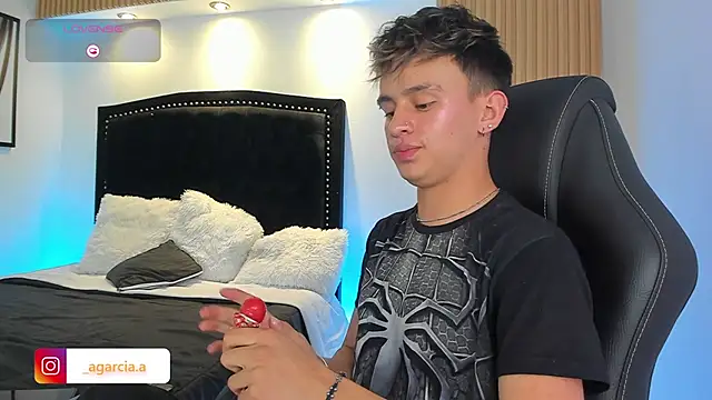LiamWildx20 online show from June 21, 2026, 4:37 am