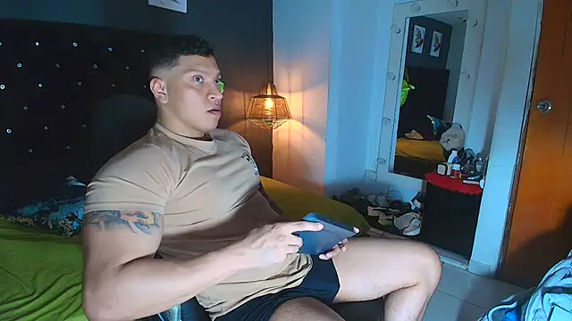 ethan dalton  online show from November 15, 2025, 3:48 am