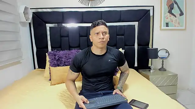 ethan dalton  online show from May 8, 2026, 3:34 am