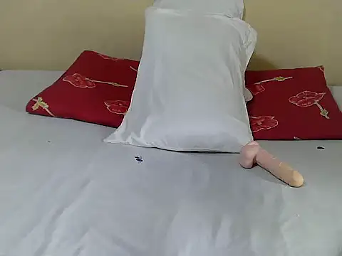 Creamy-Aisha online show from September 10, 2025, 3:45 pm
