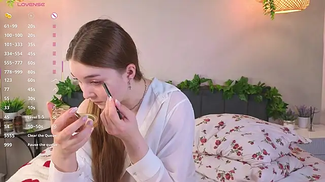 ConstanceHelms online show from November 10, 2025, 5:06 am