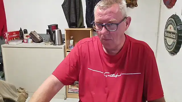 Snapshot of JamesBauer chatting on April 15, 2026, 1:34 am JamesBauer online show from April 15, 2026, 1:34 am
