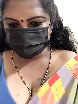 Snapshot of poojaa-rani chatting on March 17, 2025, 2:45 pm poojaa-rani online show from March 17, 2025, 2:45 pm