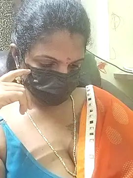 Snapshot of poojaa-rani chatting on December 15, 2025, 6:01 pm poojaa-rani online show from December 15, 2025, 6:01 pm