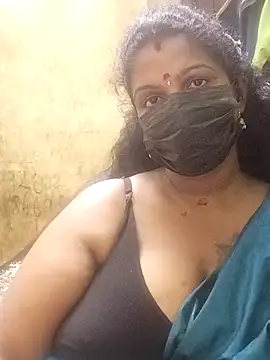 Snapshot of poojaa-rani chatting on March 17, 2026, 6:11 pm poojaa-rani online show from March 17, 2026, 6:11 pm