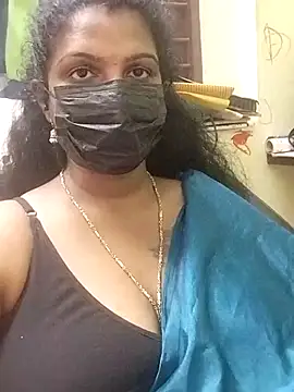 Snapshot of poojaa-rani chatting on March 18, 2026, 5:05 pm poojaa-rani online show from March 18, 2026, 5:05 pm