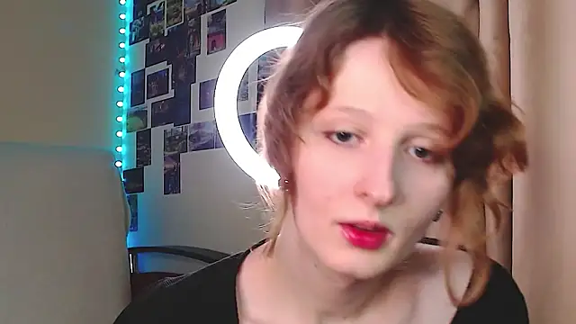 Snapshot of c0ralynx chatting on September 18, 2025, 8:00 pm c0ralynx online show from September 18, 2025, 8:00 pm