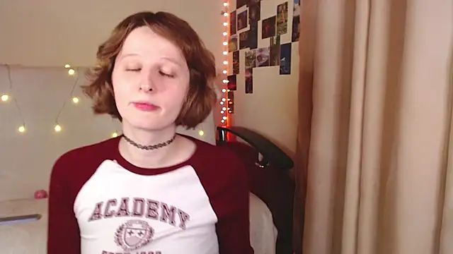 Snapshot of c0ralynx chatting on October 20, 2025, 7:14 pm c0ralynx online show from October 20, 2025, 7:14 pm