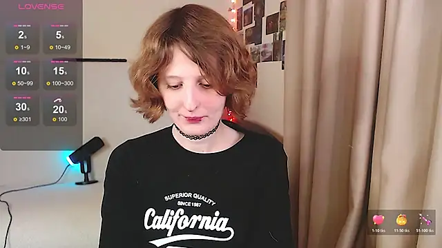 Snapshot of c0ralynx chatting on October 31, 2025, 11:22 am c0ralynx online show from October 31, 2025, 11:22 am