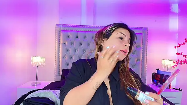 Lia adamsss online show from September 25, 2025, 3:21 am