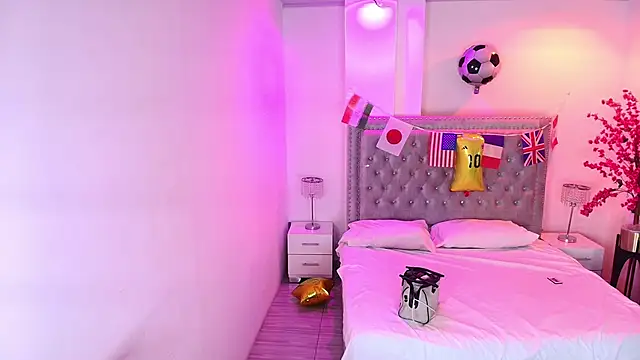 Lia adamsss online show from June 16, 2026, 3:42 am
