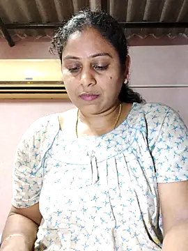 JENNIFERtamil online show from May 15, 2026, 7:48 am