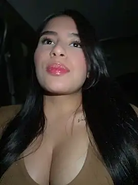 andrea gomes  online show from April 9, 2026, 7:03 am