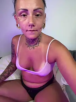 Snapshot of xxveraa_vibe chatting on August 5, 2026, 9:28 pm xxveraa vibe online show from August 5, 2026, 9:28 pm
