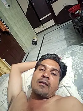 johnny8731 online show from May 8, 2026, 6:02 pm