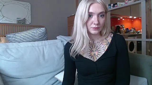 Snapshot of tattoobbgirl chatting on March 18, 2025, 2:26 pm tattoobbgirl online show from March 18, 2025, 2:26 pm
