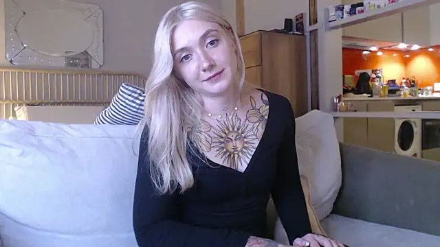 Snapshot of tattoobbgirl chatting on March 18, 2025, 8:37 pm tattoobbgirl online show from March 18, 2025, 8:37 pm