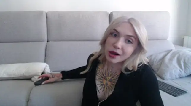 tattoobbgirl online show from September 23, 2025, 12:30 pm