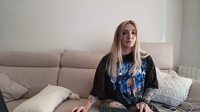 tattoobbgirl online show from August 4, 2026, 2:30 pm