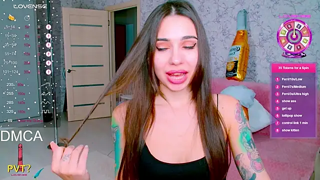 Snapshot of vinkiepinkie chatting on September 28, 2025, 4:56 pm vinkiepinkie online show from September 28, 2025, 4:56 pm