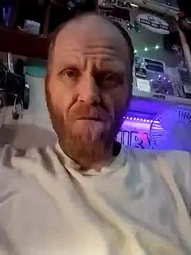 bigdguy6969 online show from June 20, 2026, 5:21 am