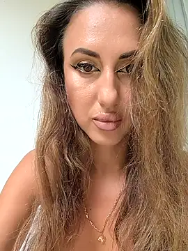 Brilliant-Splashes online show from November 4, 2025, 2:32 am