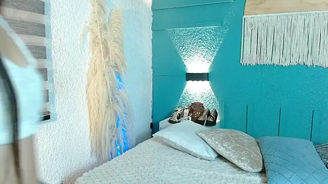 Parker Lee online show from November 3, 2025, 11:59 pm