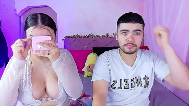 Snapshot of _mia_and_mike_ chatting on October 22, 2025, 1:33 pm  mia and mike  online show from October 22, 2025, 1:33 pm