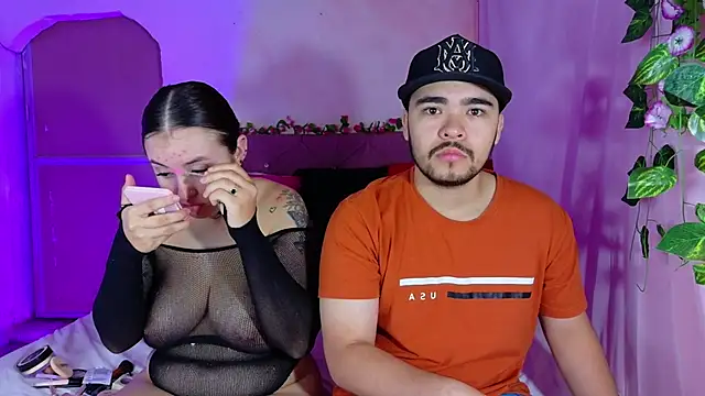 Snapshot of _mia_and_mike_ chatting on October 29, 2025, 12:51 pm  mia and mike  online show from October 29, 2025, 12:51 pm