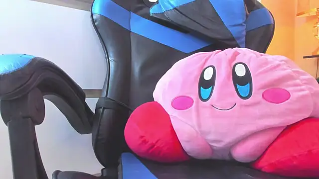 Snapshot of cherryboom23 chatting on September 23, 2025, 6:33 pm cherryboom23 online show from September 23, 2025, 6:33 pm