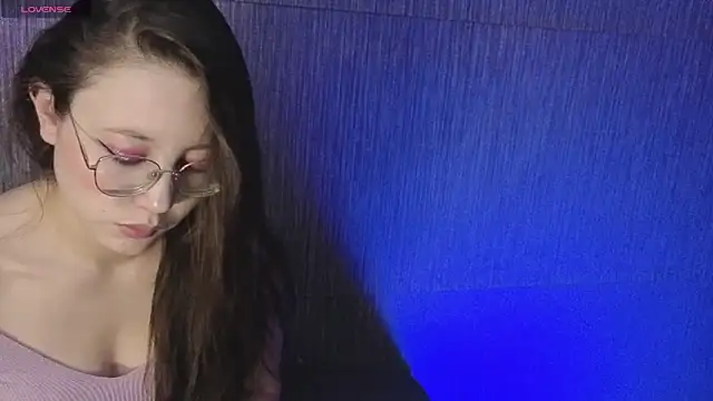 Snapshot of Thalia_anderson chatting on April 28, 2026, 2:27 am Thalia anderson online show from April 28, 2026, 2:27 am