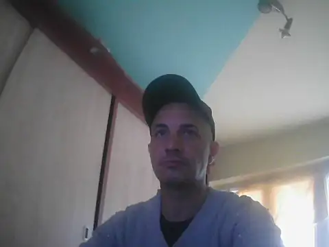 Snapshot of victorvaly chatting on October 21, 2025, 10:05 am victorvaly online show from October 21, 2025, 10:05 am