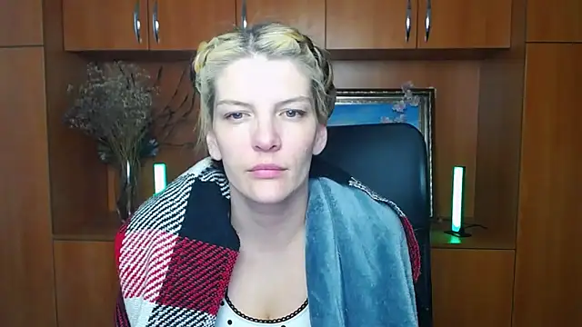 VanessaRey  online show from May 3, 2026, 6:30 am