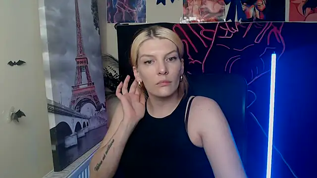 VanessaRey  online show from May 4, 2026, 4:03 pm